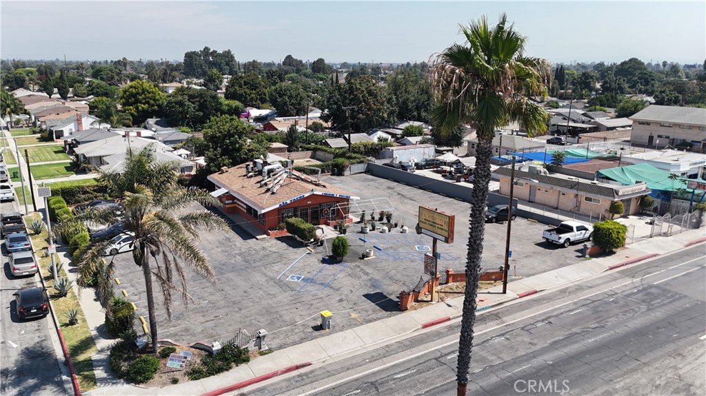 2201 E Alondra Boulevard Property Photo 8