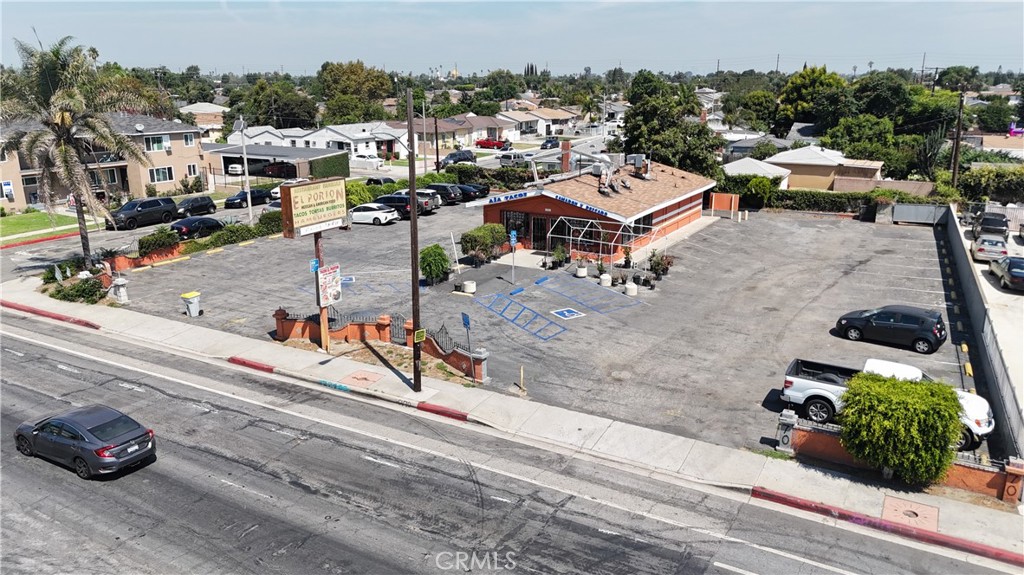2201 E Alondra Boulevard Property Photo 10