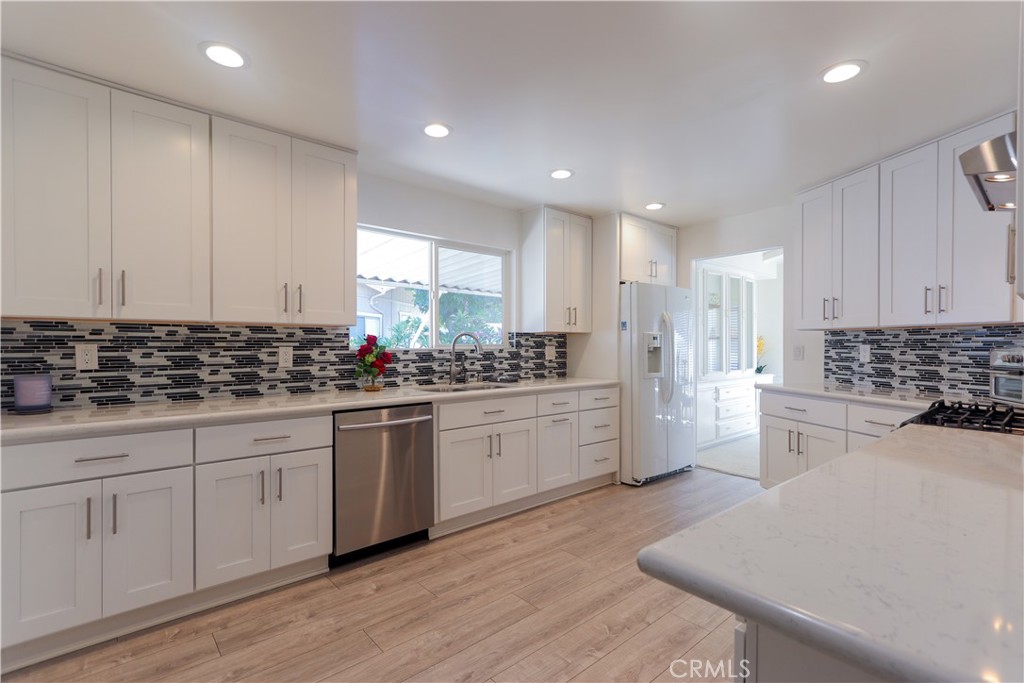 1919 W Coronet Avenue 221 Property Photo 1