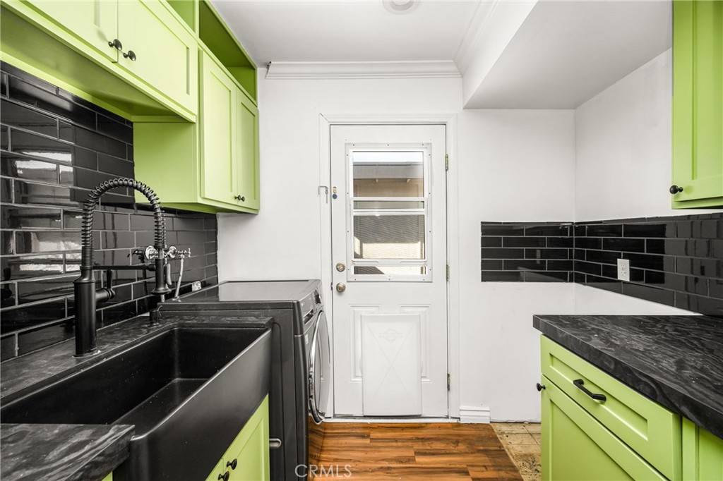 9695 Adams Property Photo 10