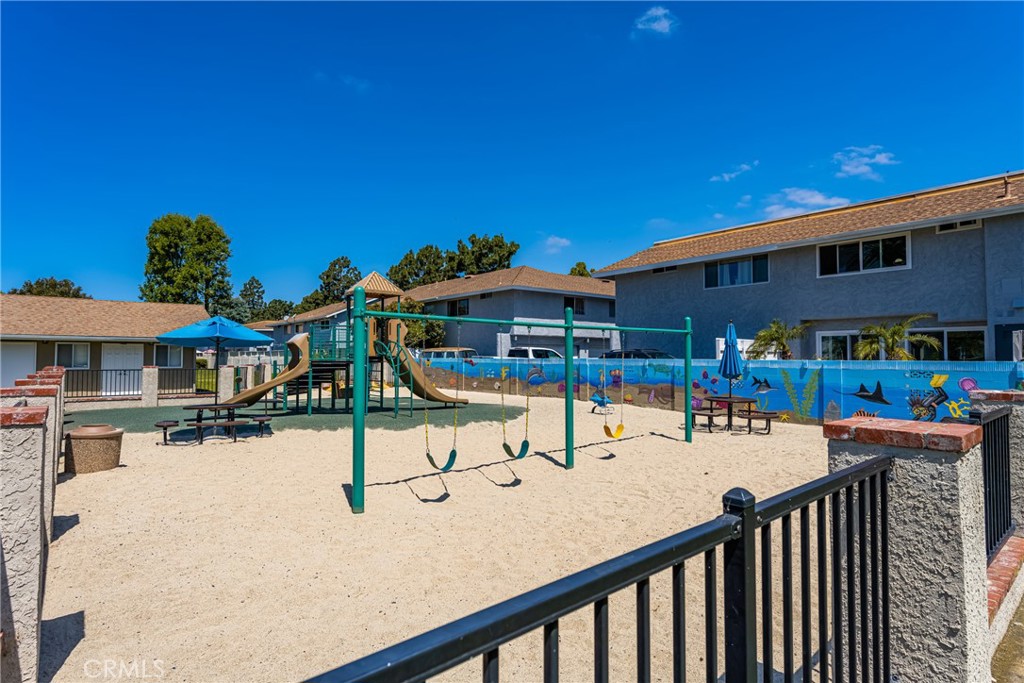 9695 Adams Property Photo 24