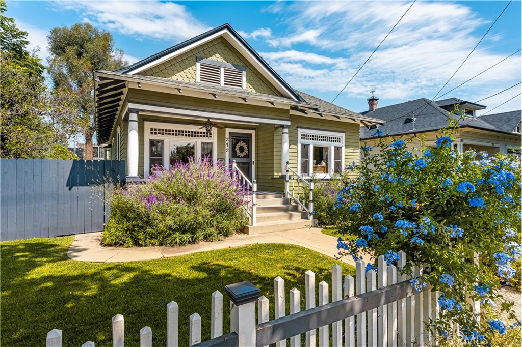 313 E Palmyra Property Photo 2