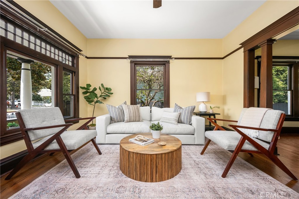 313 E Palmyra Property Photo 12