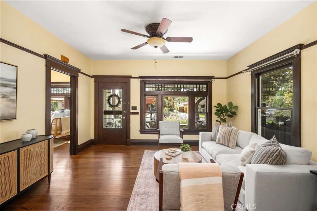 313 E Palmyra Property Photo 13