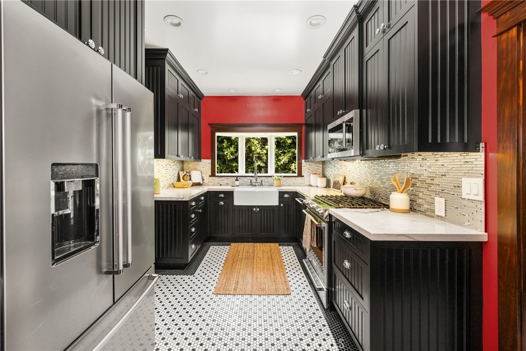 313 E Palmyra Property Photo 22