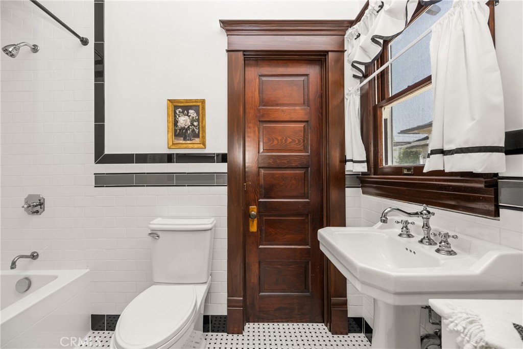 313 E Palmyra Property Photo 29