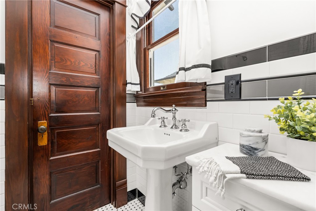 313 E Palmyra Property Photo 30