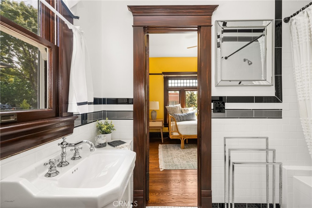 313 E Palmyra Property Photo 32