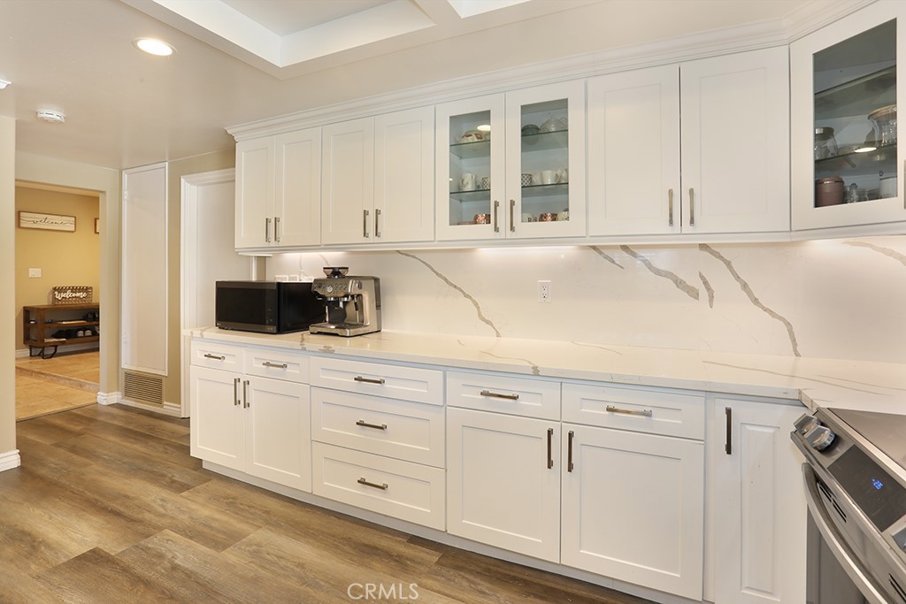 1800 Yermo Place Property Photo 5