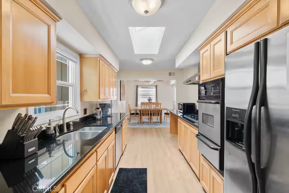 10221 Roselee Property Photo 1