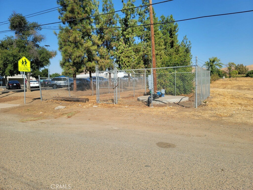 740 E Mulberry Property Photo 6