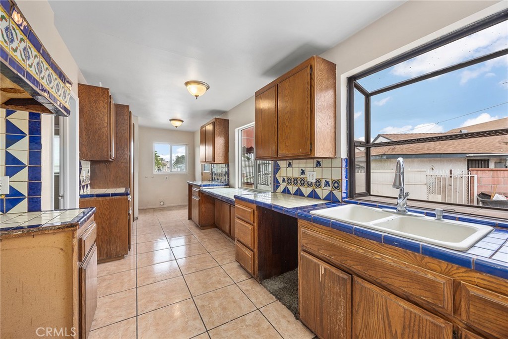 740 Albee Property Photo 4
