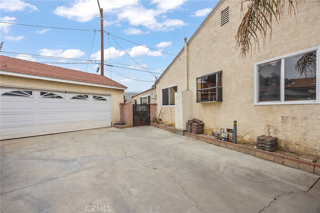 740 Albee Property Photo 32