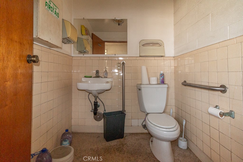 1244 S Atlantic Property Photo 19