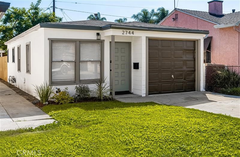 2744 E Madison Street Property Photo 1