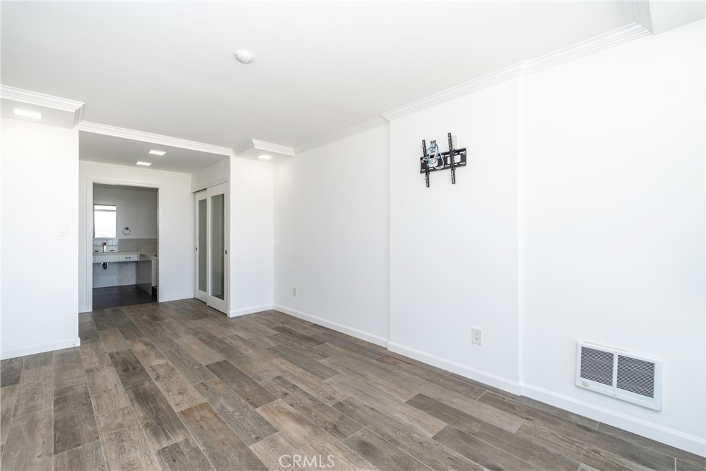 531 Esplanade 713 Property Photo 4