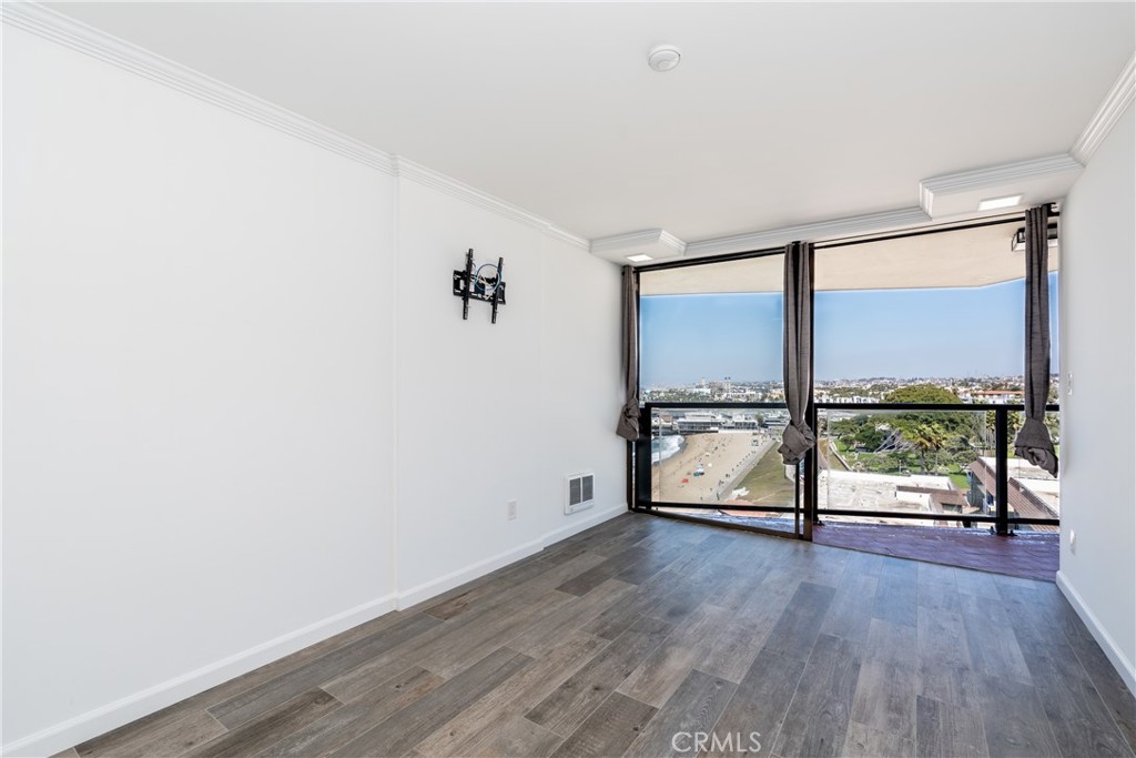 531 Esplanade 713 Property Photo 9