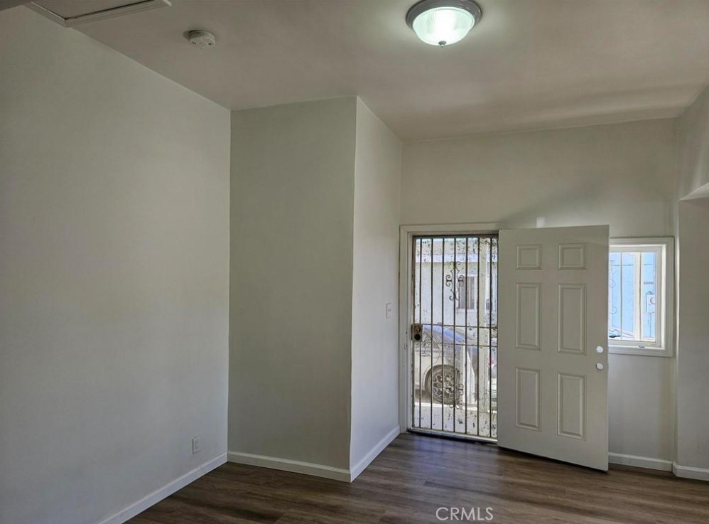 729 W 79th Property Photo 3