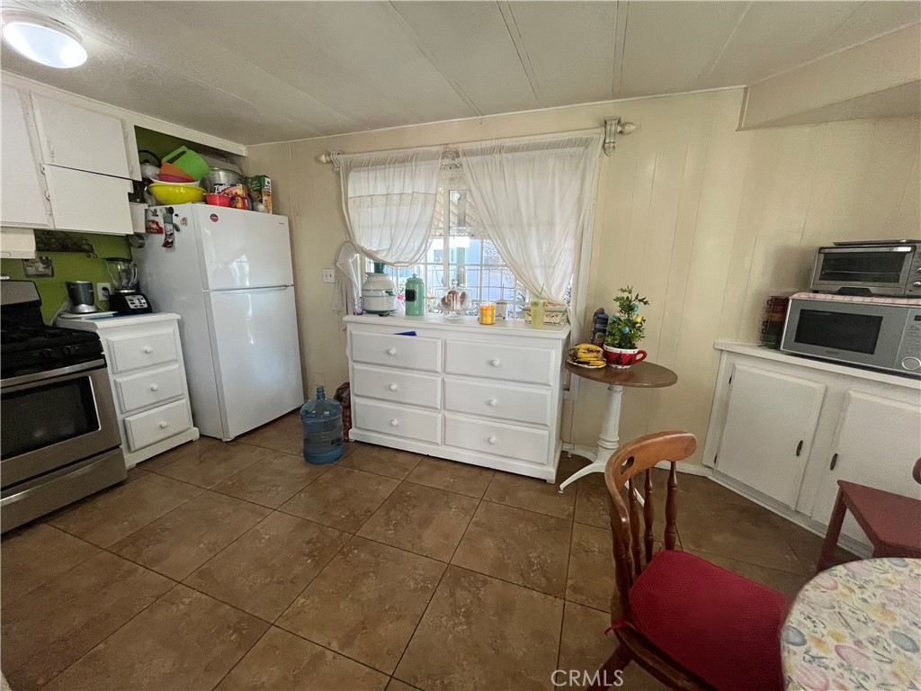16707 Garfield Avenue 1806 Property Photo 6