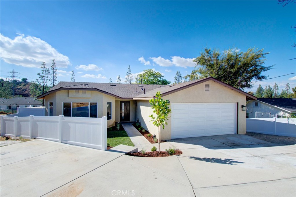 1335 Center Dr. Property Photo 2