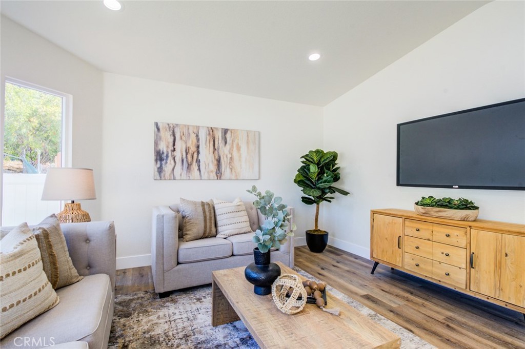 1335 Center Dr. Property Photo 11