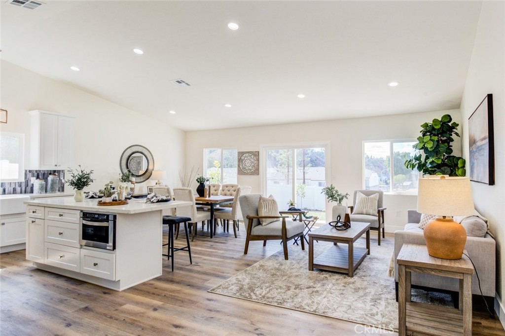 1335 Center Dr. Property Photo 18