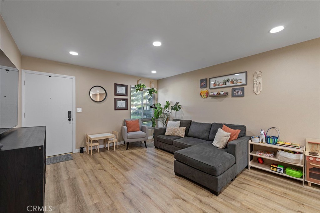 3029 N Cottonwood Street 12 Property Photo 5