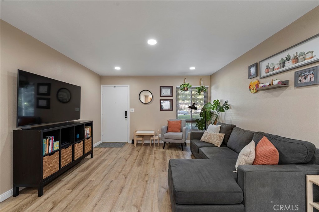 3029 N Cottonwood Street 12 Property Photo 6