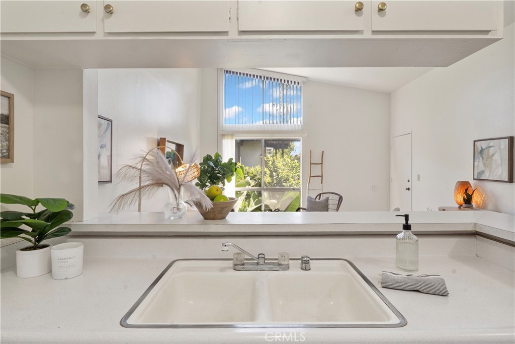 826 Coriander Drive D Property Photo 3
