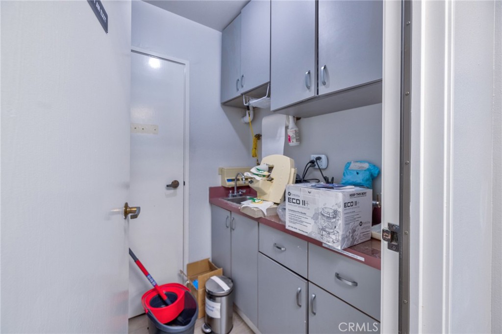 16336 Whittier Boulevard Property Photo 17