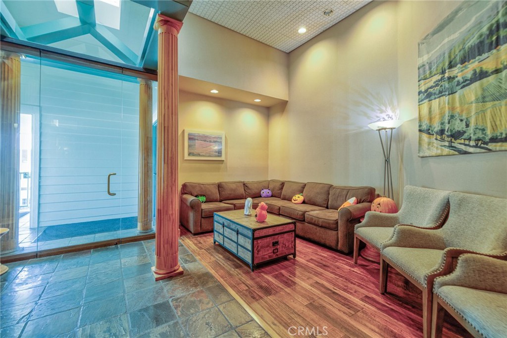 16336 Whittier Boulevard Property Photo 26