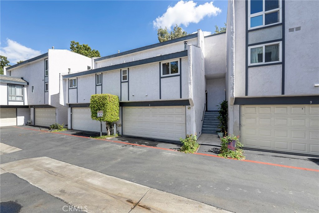 2100 West Palmyra Avenue 8 Property Photo 2