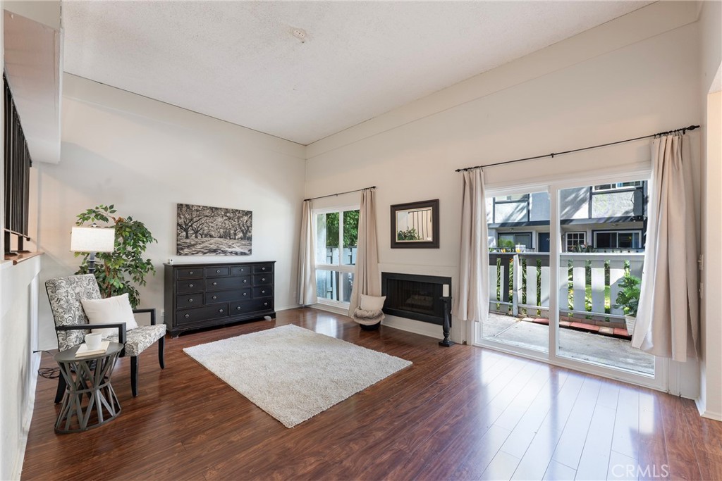 2100 West Palmyra Avenue 8 Property Photo 10