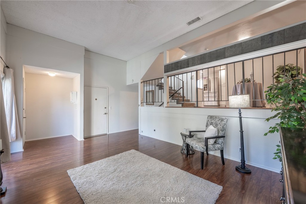 2100 West Palmyra Avenue 8 Property Photo 12