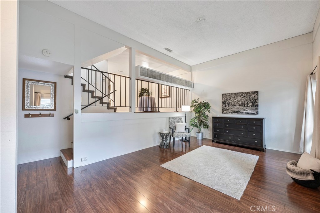 2100 West Palmyra Avenue 8 Property Photo 13