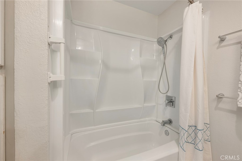 2100 West Palmyra Avenue 8 Property Photo 25