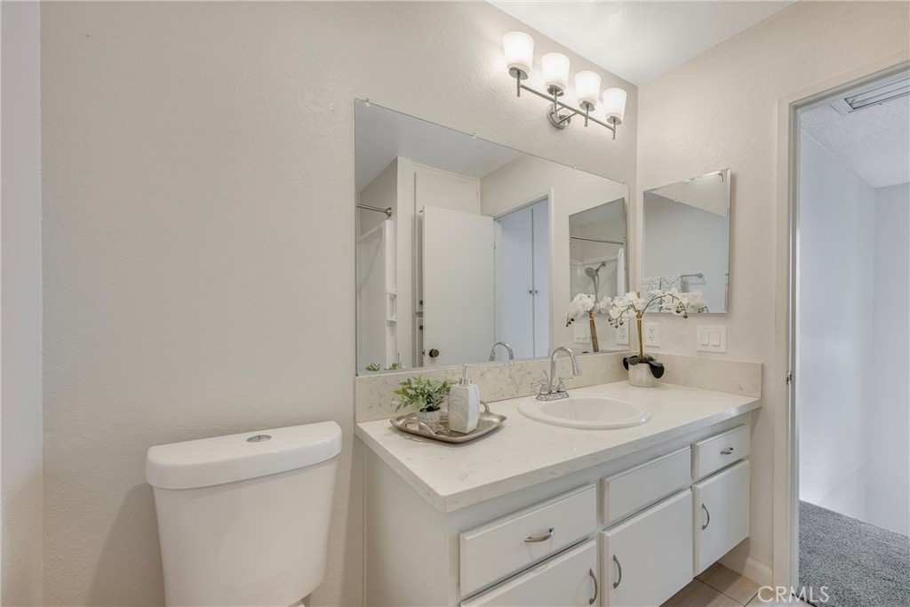 2100 West Palmyra Avenue 8 Property Photo 26