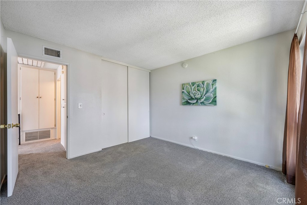 2100 West Palmyra Avenue 8 Property Photo 28