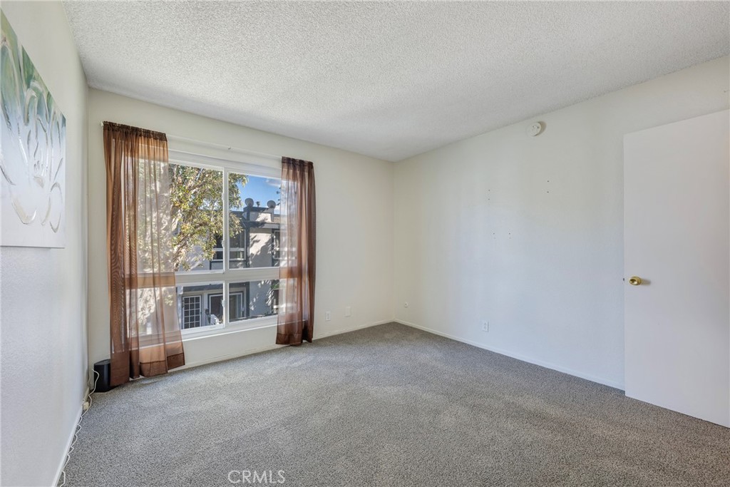 2100 West Palmyra Avenue 8 Property Photo 29