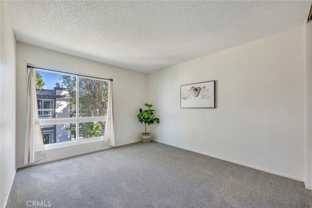 2100 West Palmyra Avenue 8 Property Photo 30