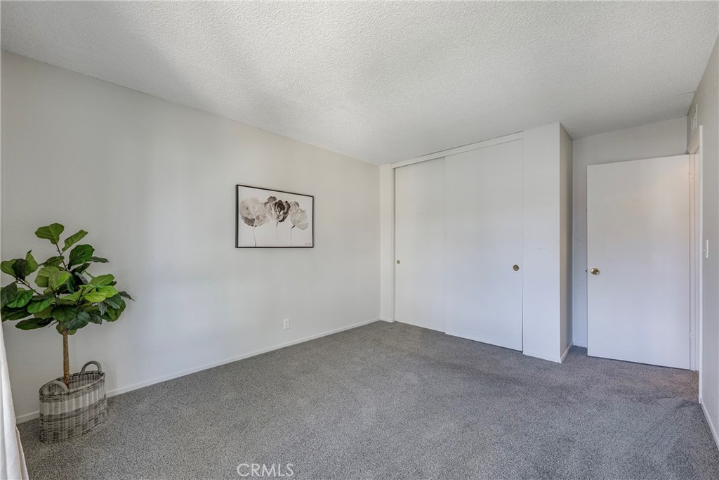 2100 West Palmyra Avenue 8 Property Photo 32