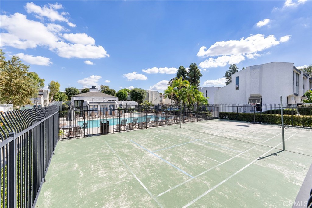 2100 West Palmyra Avenue 8 Property Photo 33