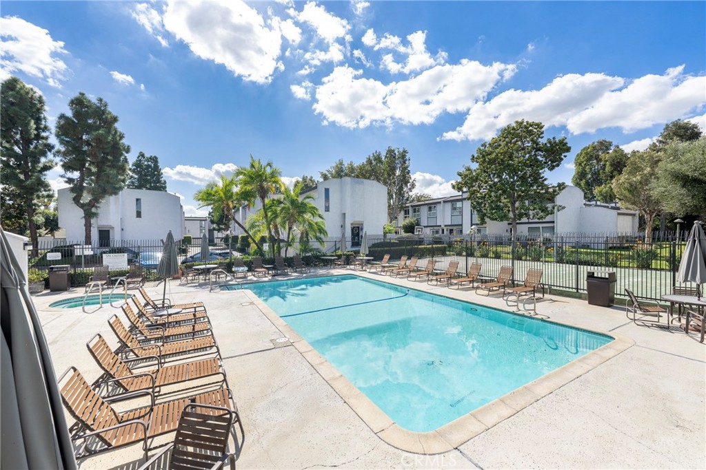 2100 West Palmyra Avenue 8 Property Photo 34