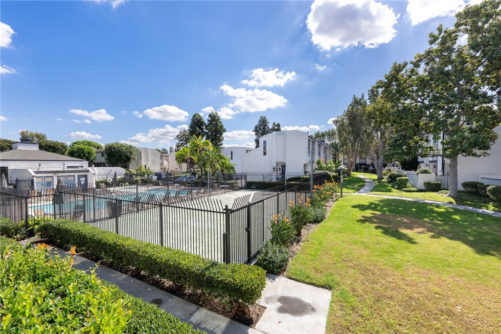 2100 West Palmyra Avenue 8 Property Photo 36