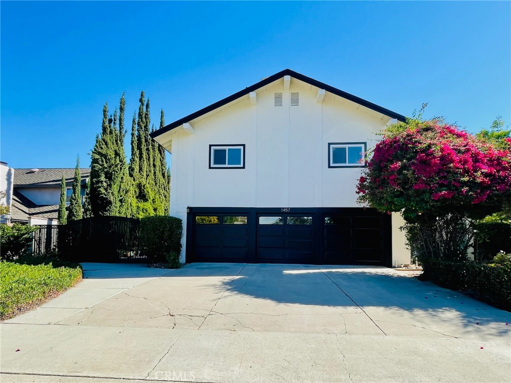 1457 Meads Property Photo 1