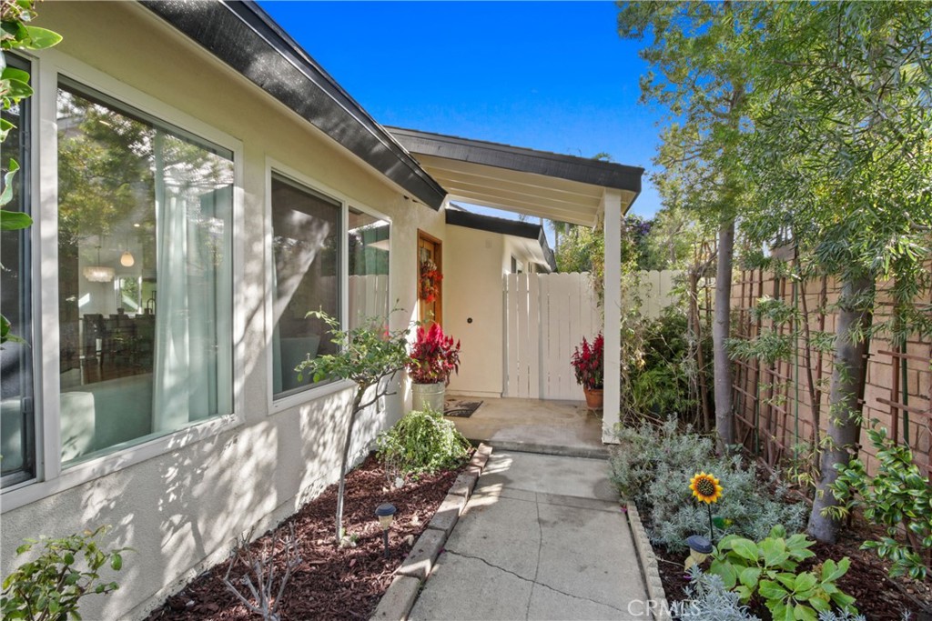 1457 Meads Property Photo 2