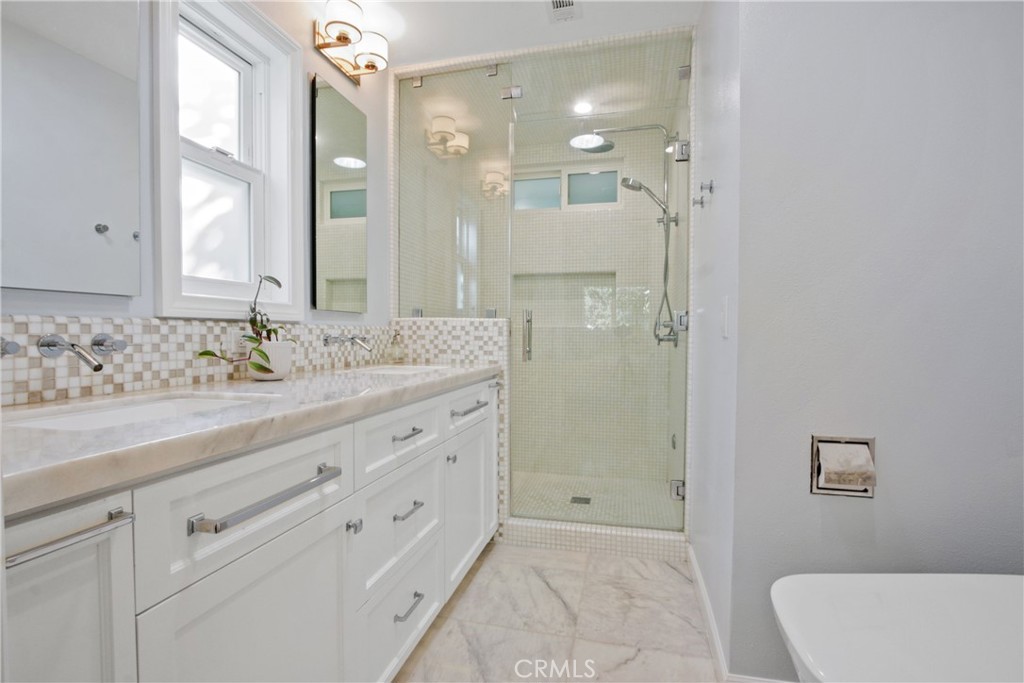 1457 Meads Property Photo 22