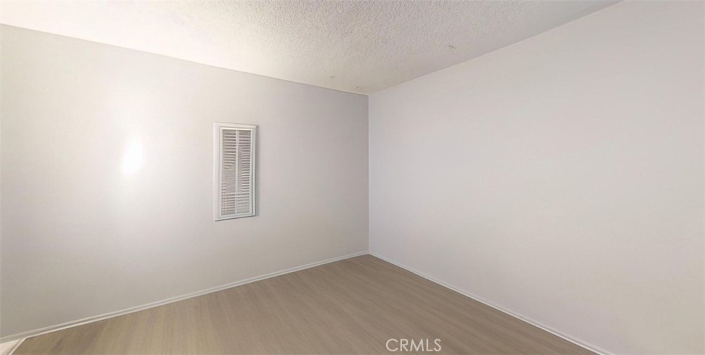 421 N Olive B Property Photo 3