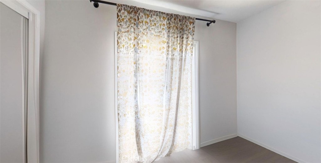 421 N Olive B Property Photo 6