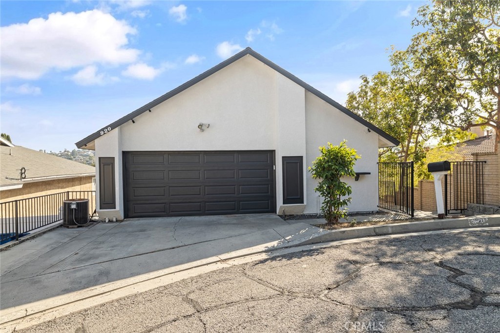 920 Sonora Avenue Property Photo 1